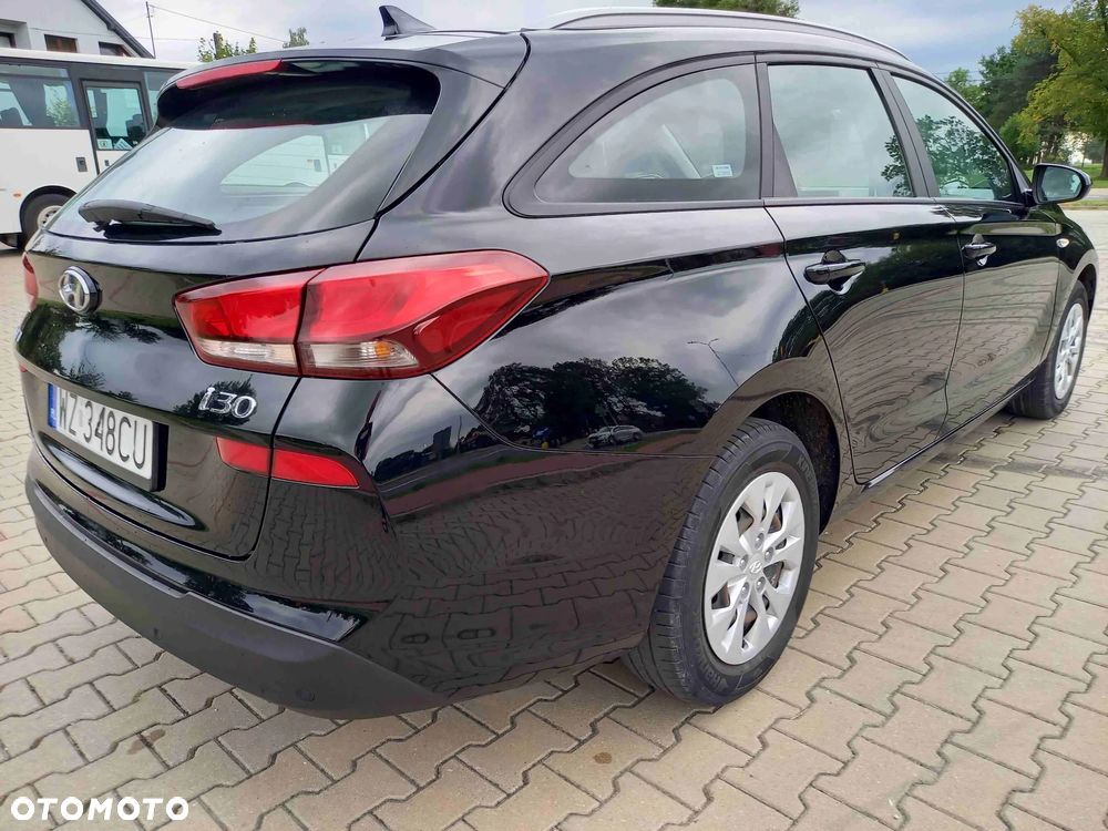 Hyundai i30 1.5 DPI Classic + - 4