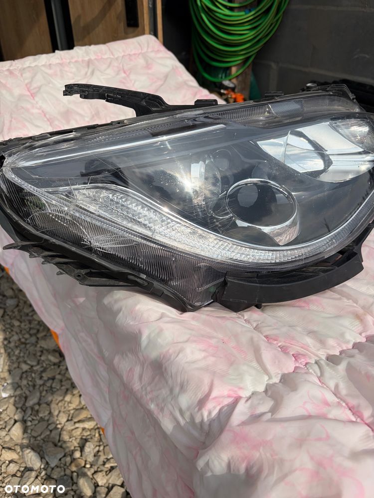 Lampa prawa Chrysler Pacyfica Limited xenon uszkodzona - 2