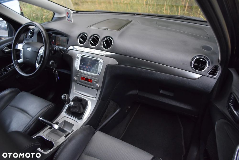 Ford S-Max - 14