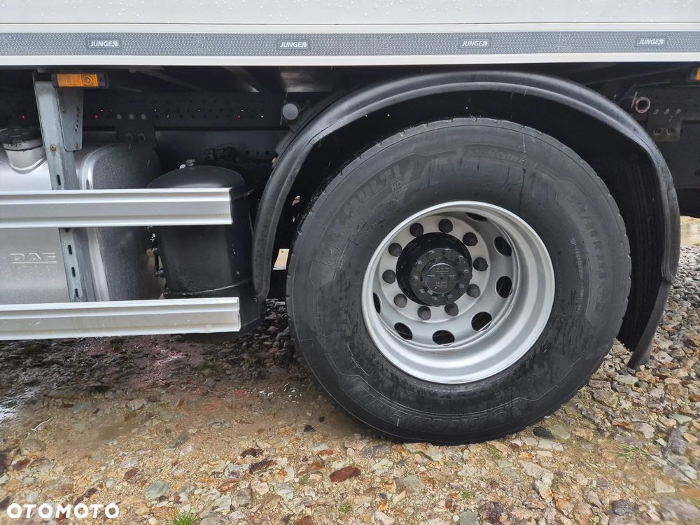 DAF XF ORYGINALNY PRZEBIEG z Niemiec / TANDEM ZESTAW PRZEJAZDOWY Z WINDĄ - 23