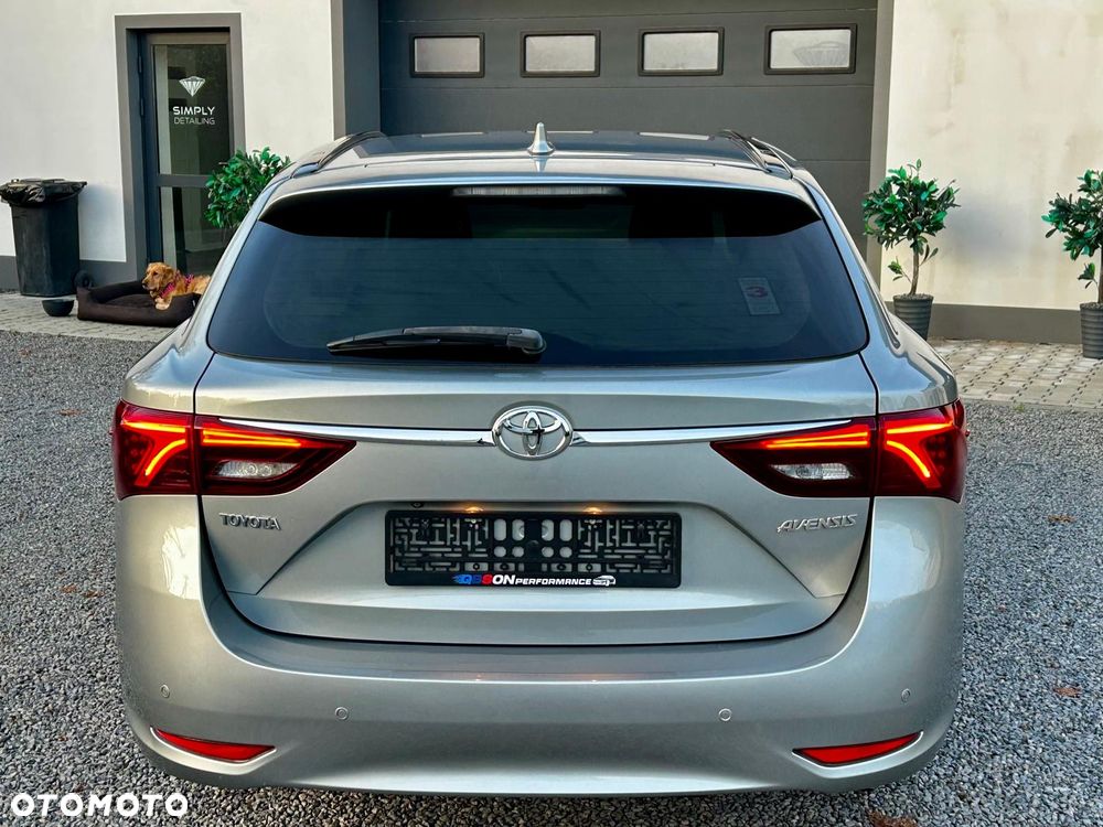 Toyota Avensis 1.6 D-4D Prestige - 4