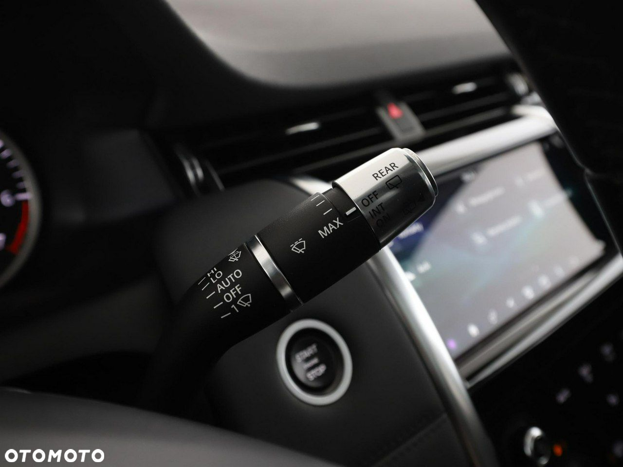 Land Rover Discovery Sport P300e - 31