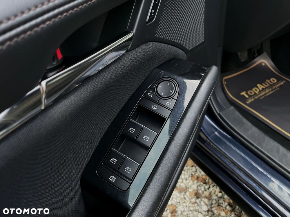 Mazda 3 e-SKYACTIV-G 2.0 M HYBRID - 31