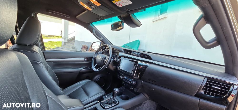Toyota Hilux 2.8D 204CP 4x4 Double Cab AT Invincible - 13