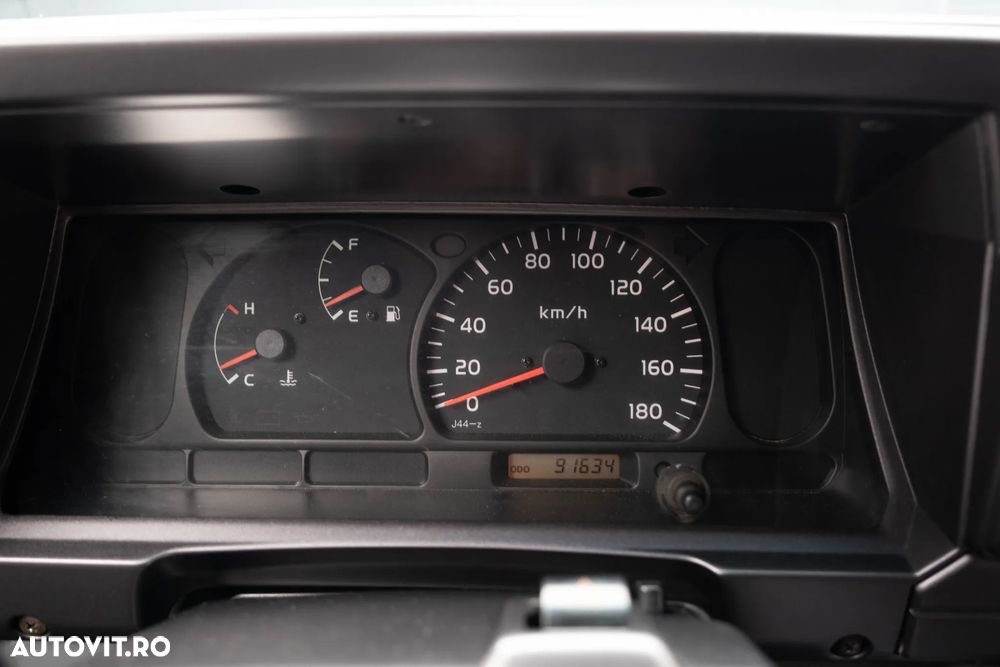 Toyota Land Cruiser - 36