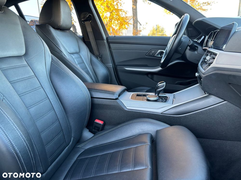BMW Seria 3 320d xDrive Advantage sport - 26