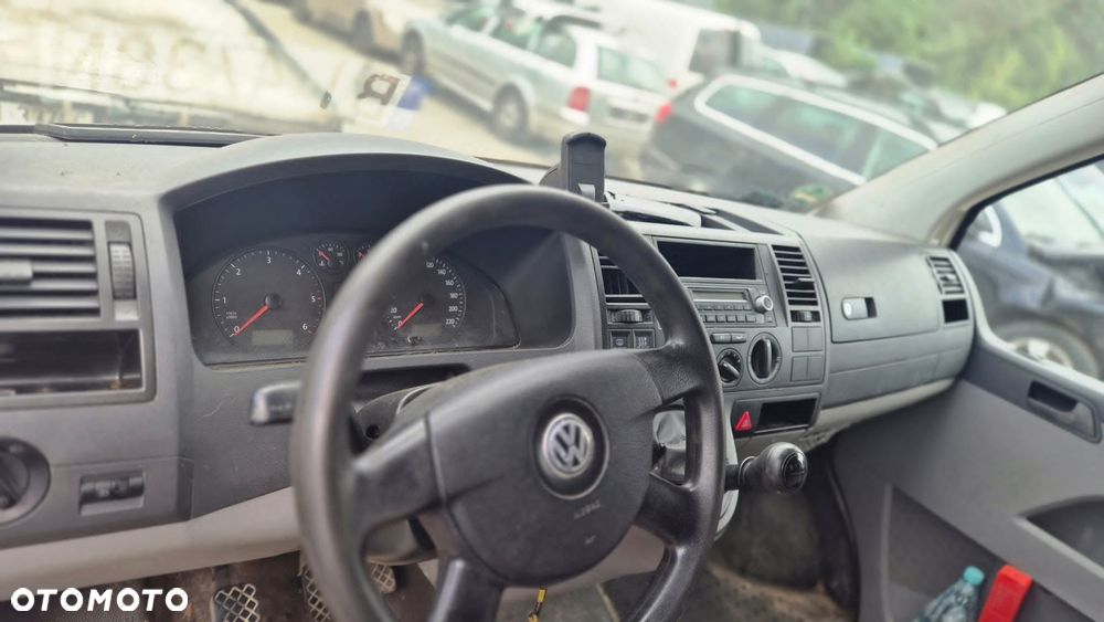 Volkswagen Transporter T5 2.5  96KW - 6