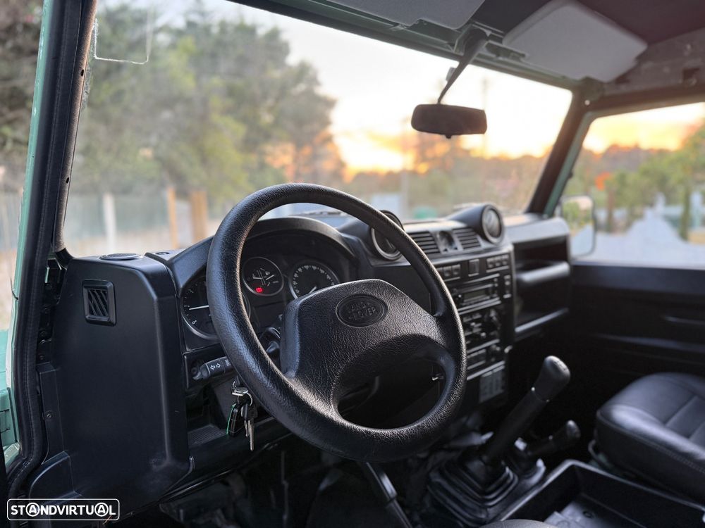 Land Rover Defender 90 2.4 CRD E - 14