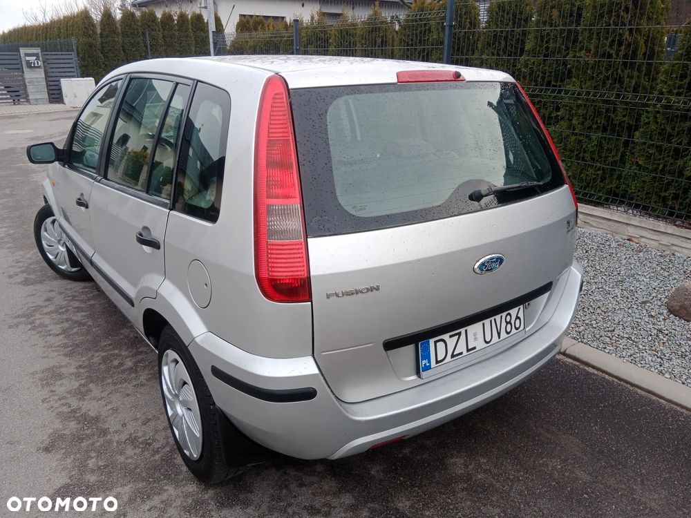 Ford Fusion 1.4 Ambiente - 4