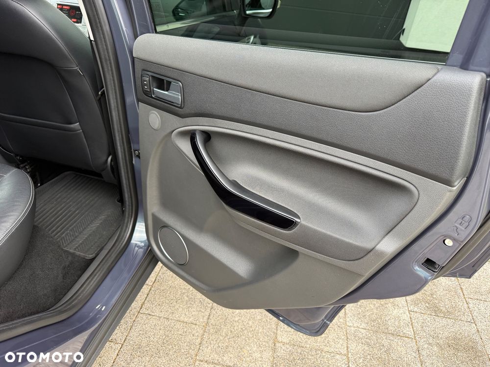 Ford Kuga 2.0 TDCi 2x4 Titanium - 16