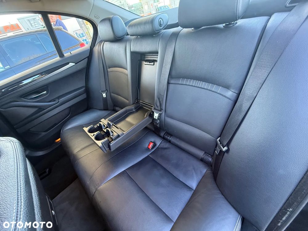 BMW Seria 5 520d Luxury Line - 12