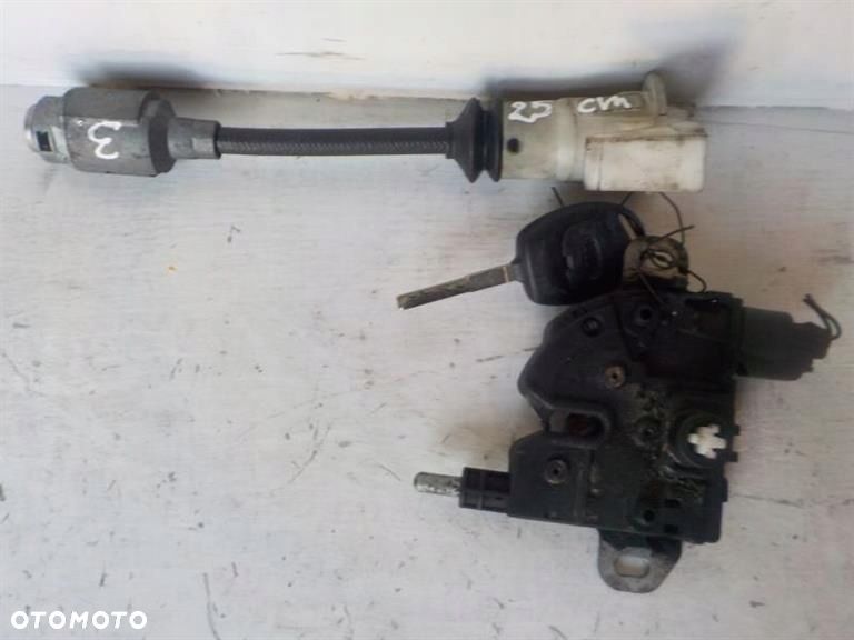 FORD FOCUS C-MAX ZAMEK MASKI - 2