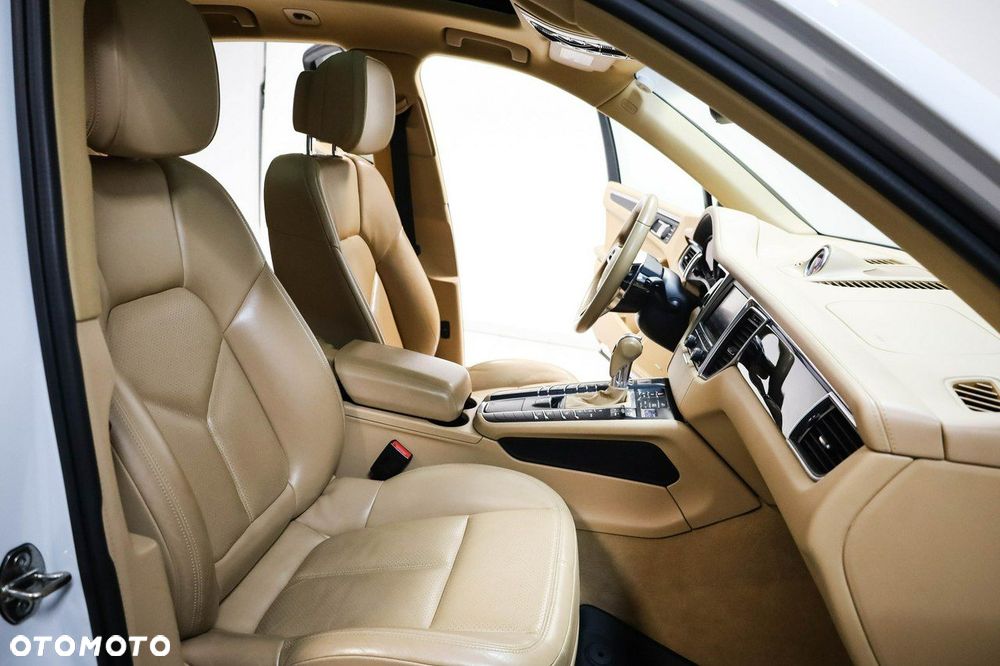 Porsche Macan - 27