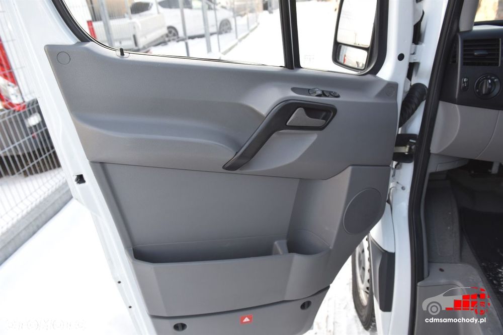 Mercedes-Benz Sprinter - 11