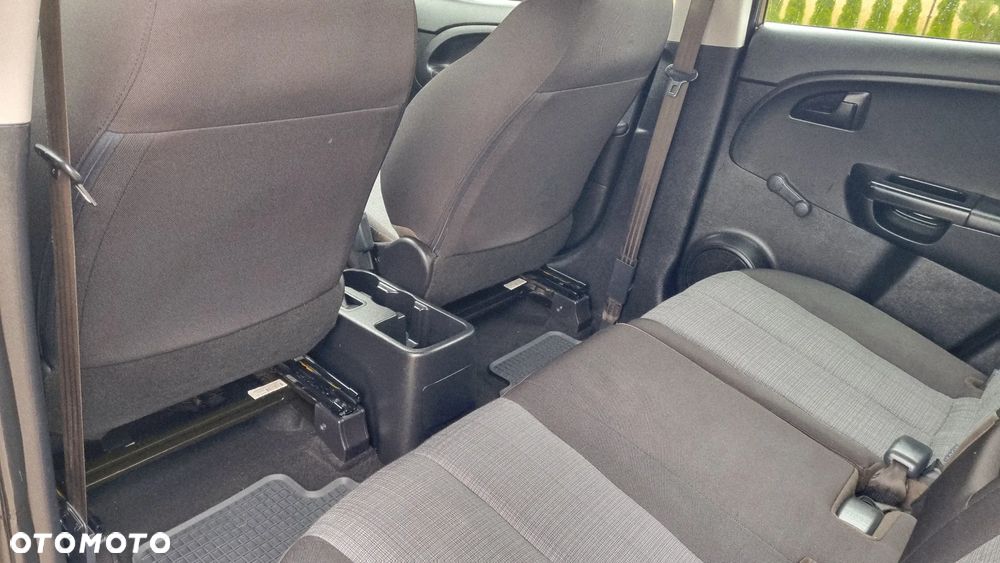 Kia Venga 1.4 CVVT Attract - 25