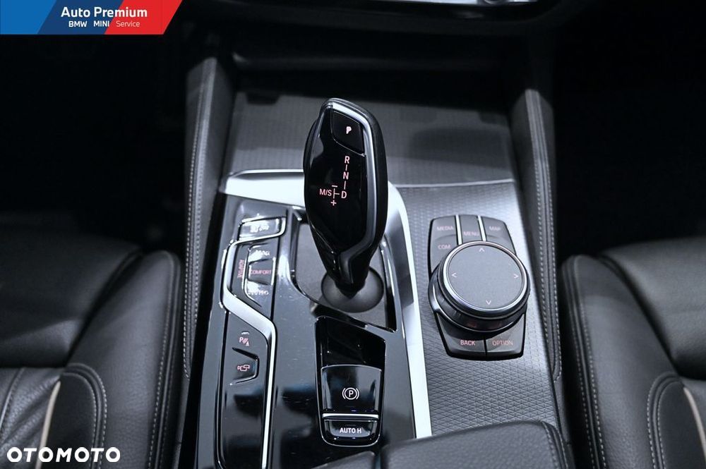 BMW Seria 5 540i xDrive mHEV - 19