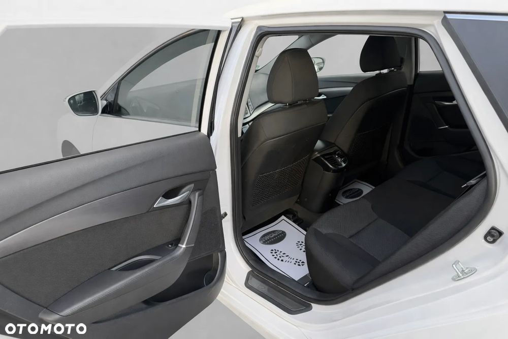 Hyundai i40 1.7 CRDi BlueDrive Business DCT - 14