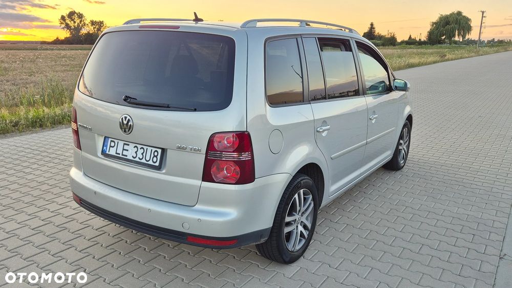 Volkswagen Touran 2.0 TDI Highline - 5