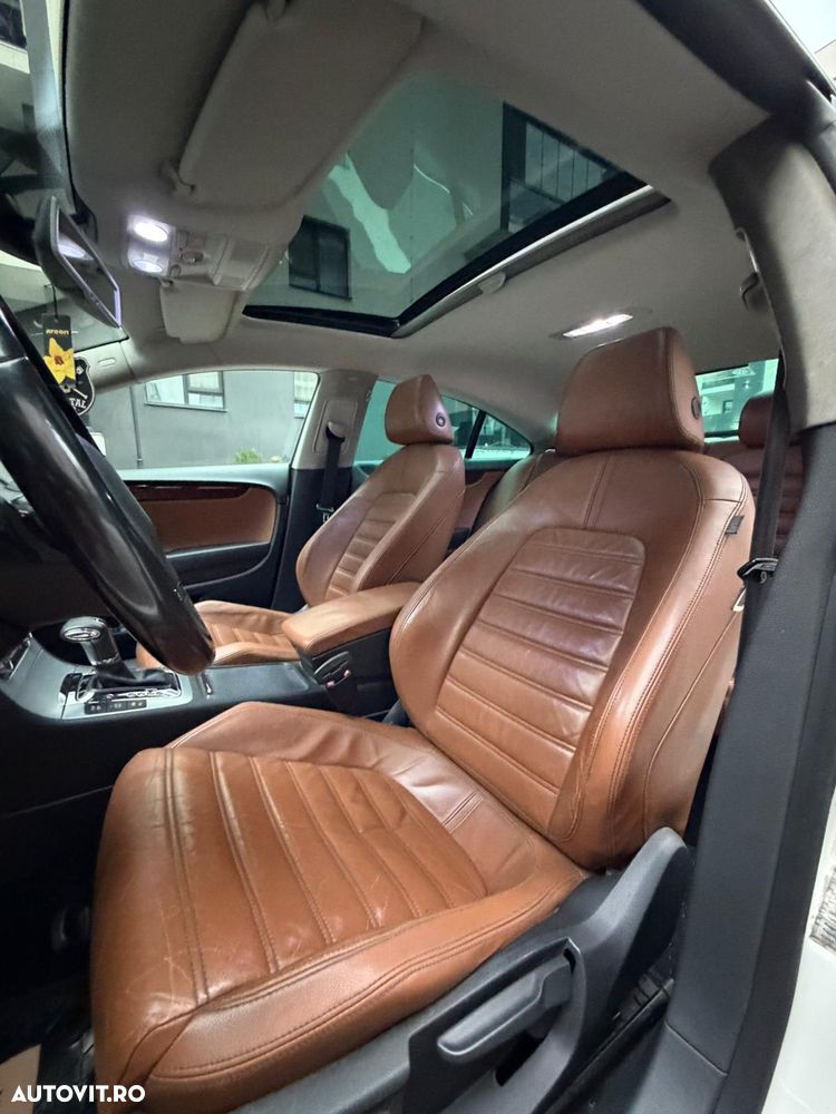 Volkswagen Passat - 12