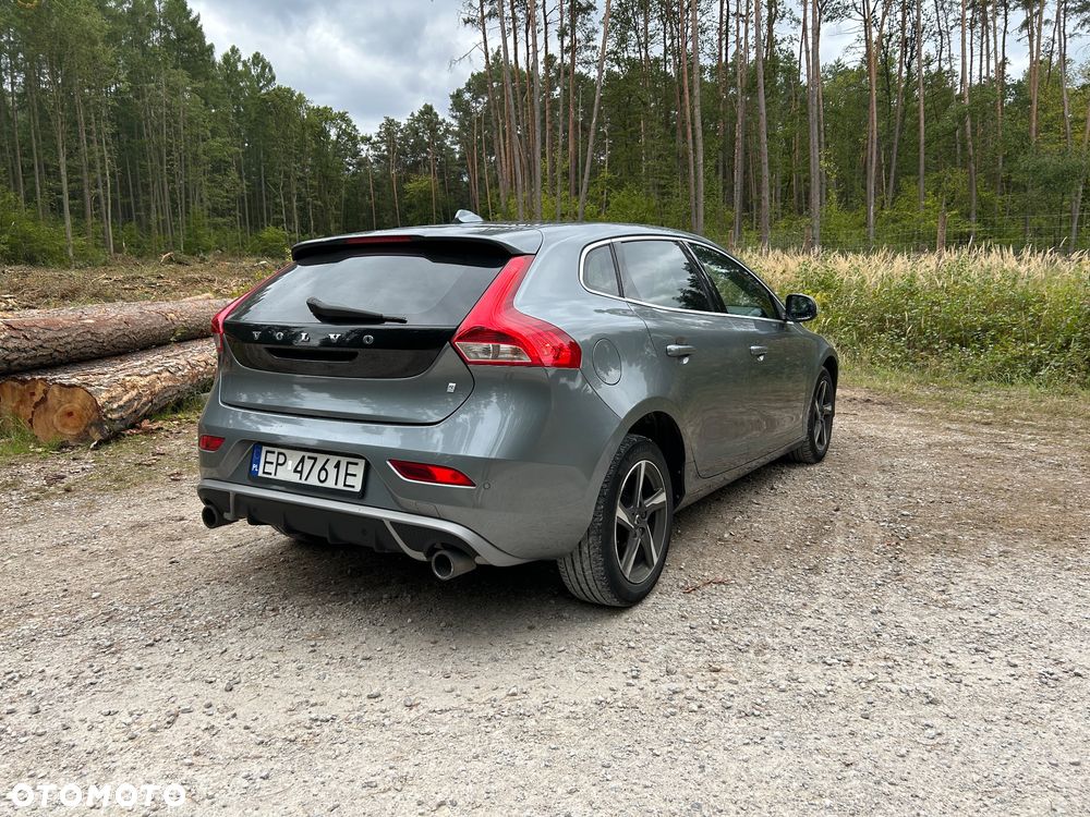 Volvo V40 D3 Drive-E R-Design Momentum - 4
