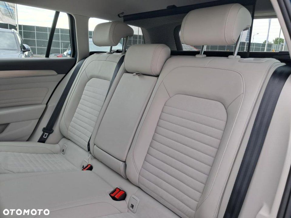 Volkswagen Passat - 19