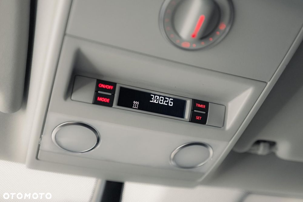 Volkswagen Multivan - 33