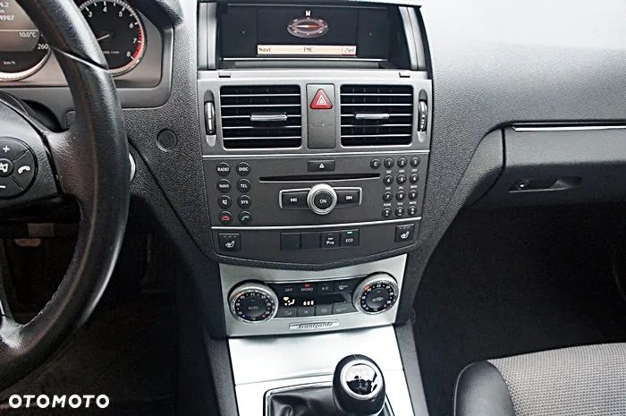 Mercedes-Benz Klasa C 180 BlueEFFICIENCY Avantgarde - 18