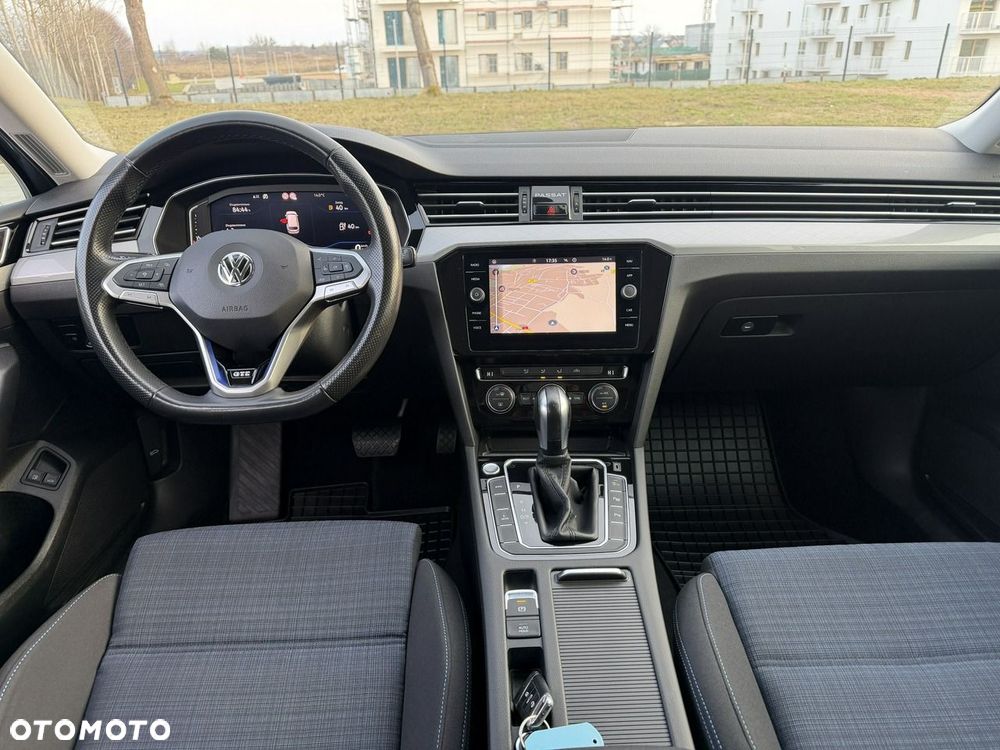 Volkswagen Passat - 20