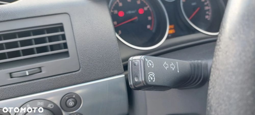 Opel Astra 1.6 Caravan Cosmo - 19