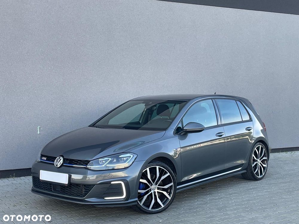 Volkswagen Golf 2018 photo 2