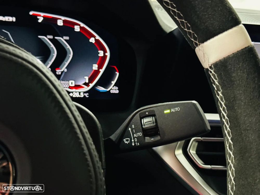 BMW M240i xDrive Auto - 26