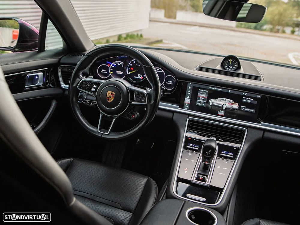 Porsche Panamera 4 E-Hybrid - 17