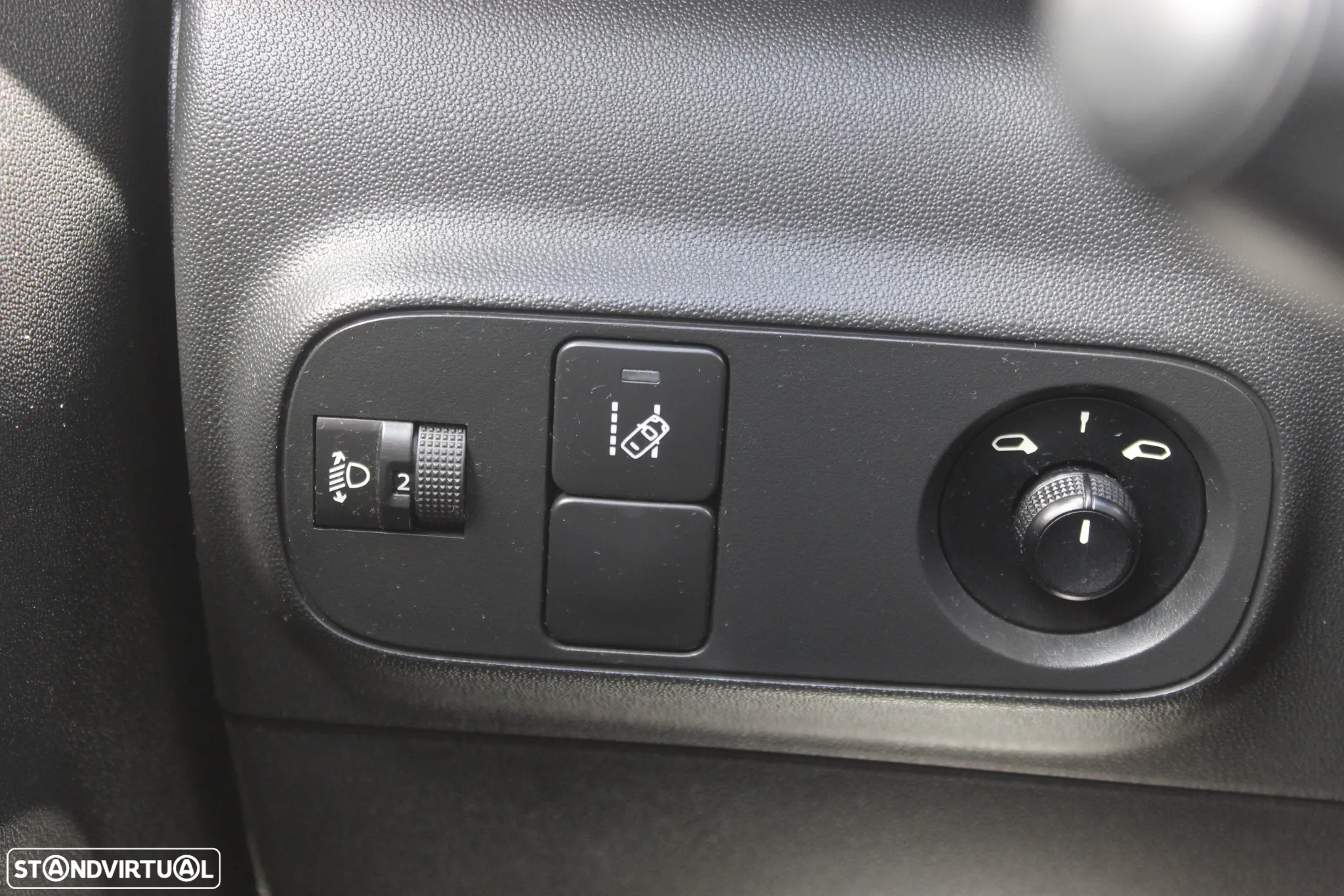 Citroën C3 1.6 BlueHDi Exclusive - 24
