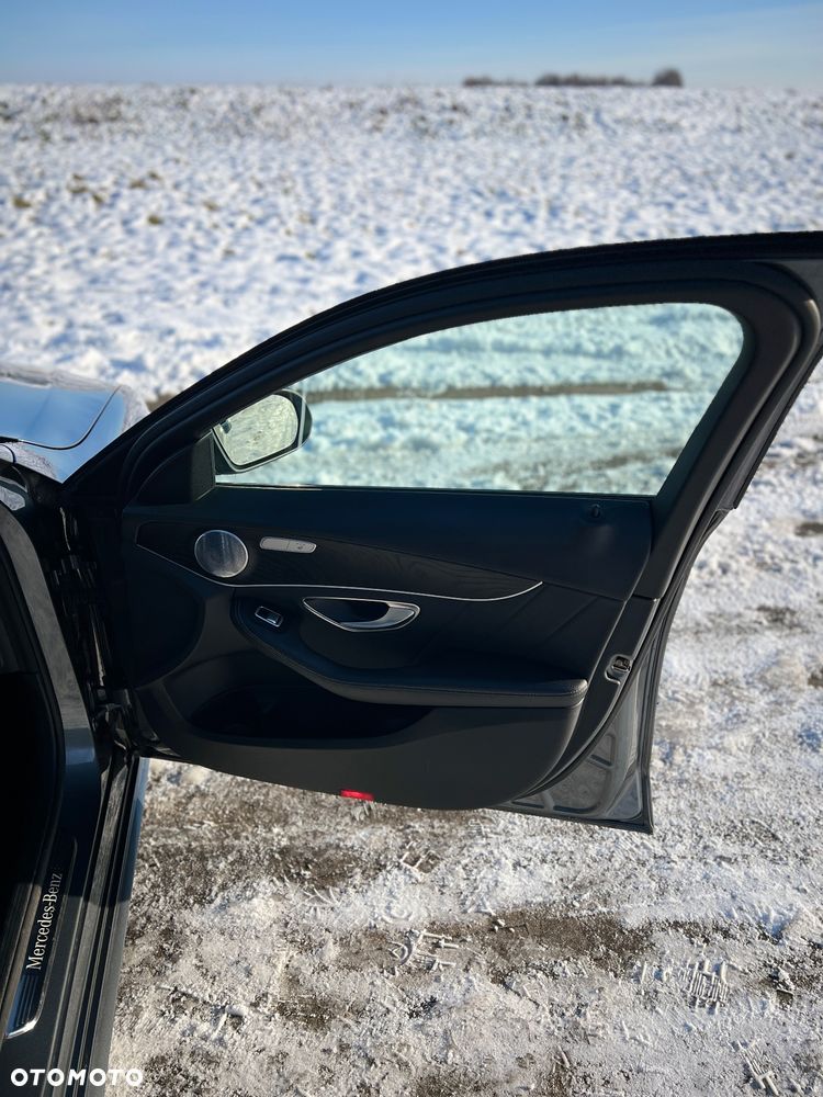 Mercedes-Benz Klasa C 200 4Matic 9G-TRONIC Edition 19 - 14