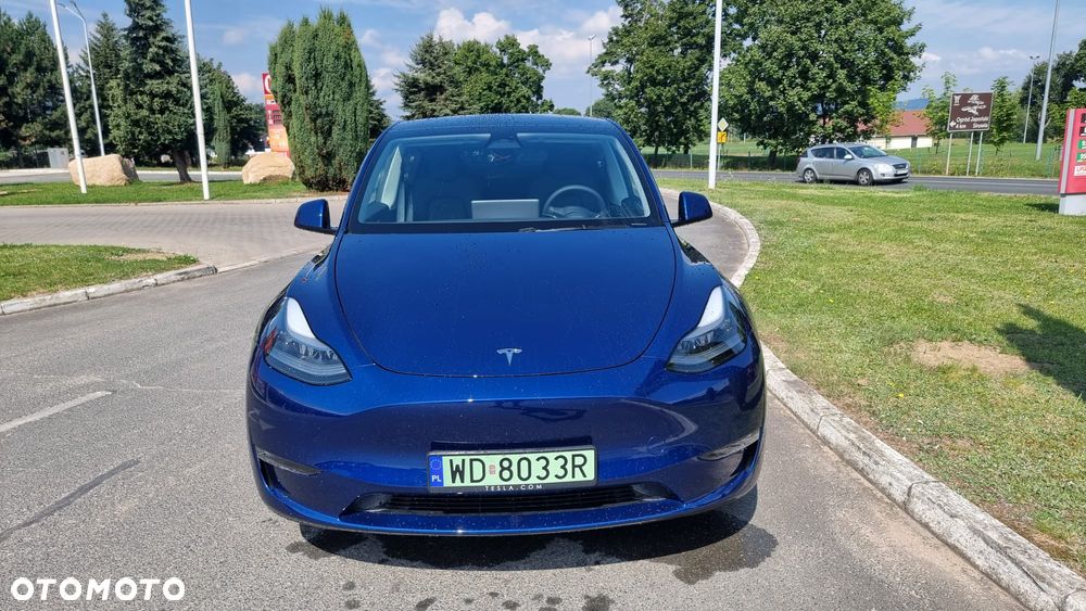 Tesla Model Y - 6