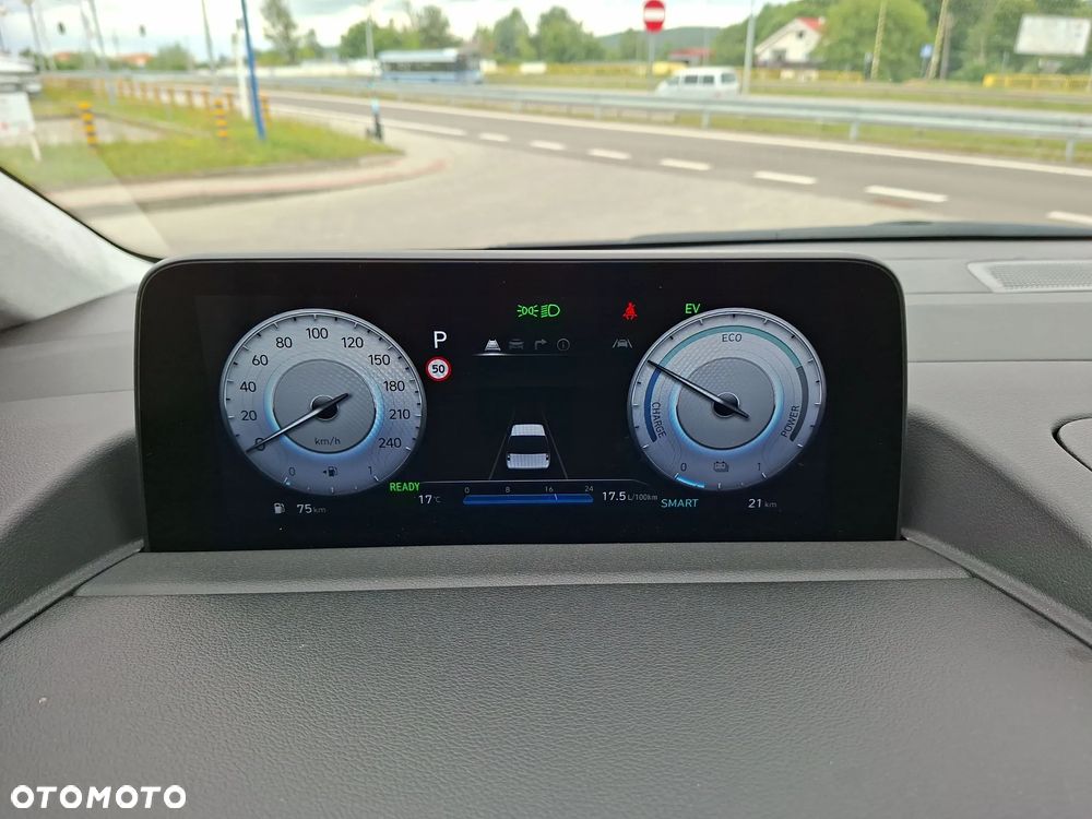 Hyundai Staria 1.6 T-GDI HEV Luxury - 15