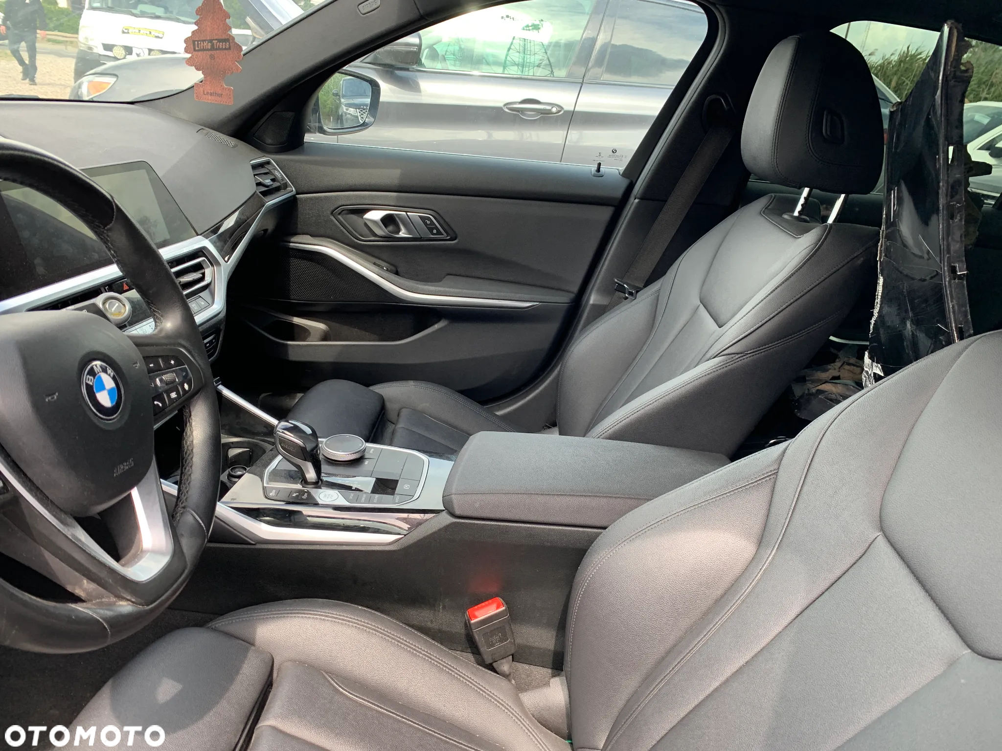 BMW Seria 3 330i xDrive - 9