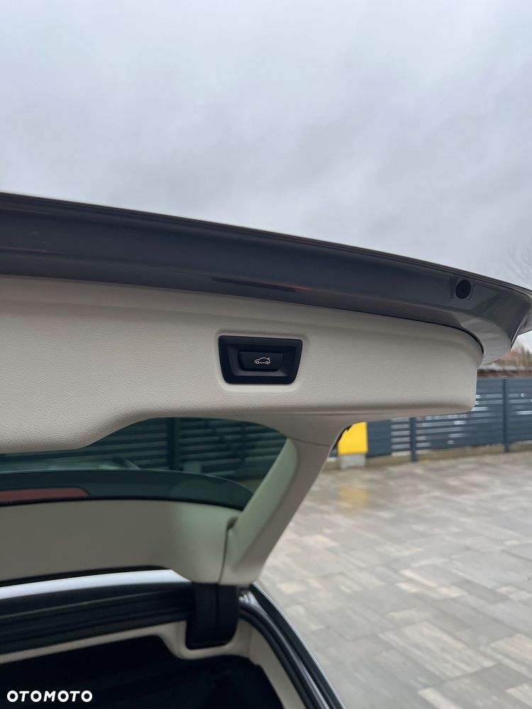 BMW Seria 3 318i - 10