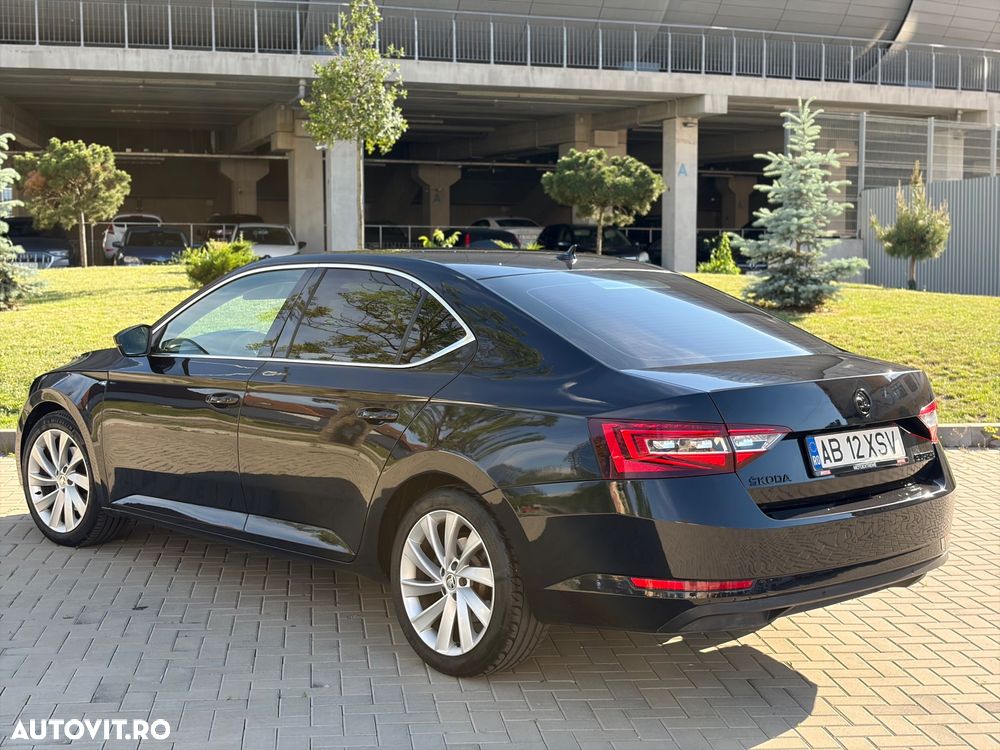 Skoda Superb 2.0 TDI DSG Ambition - 5