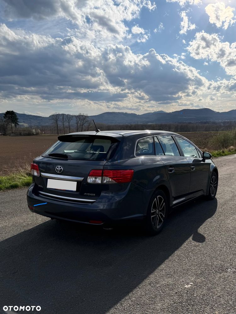 Toyota Avensis 1.8 Sol EU5 - 14