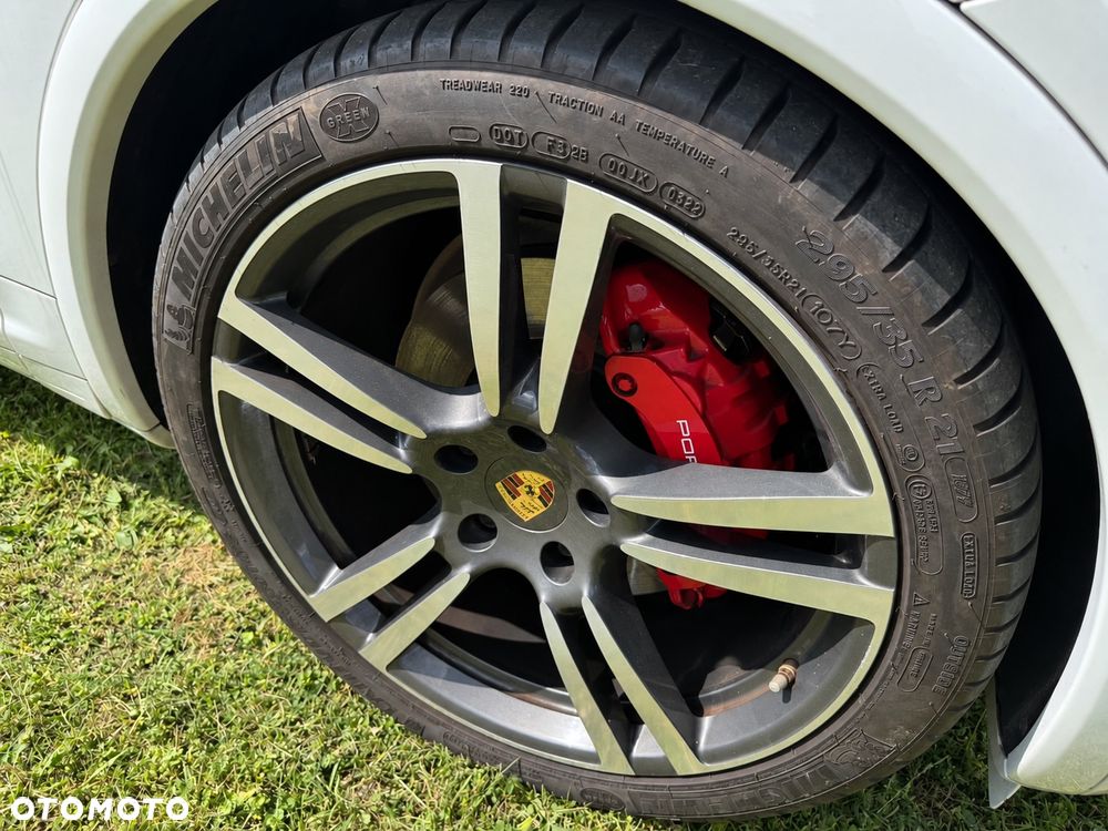 Porsche Cayenne - 12