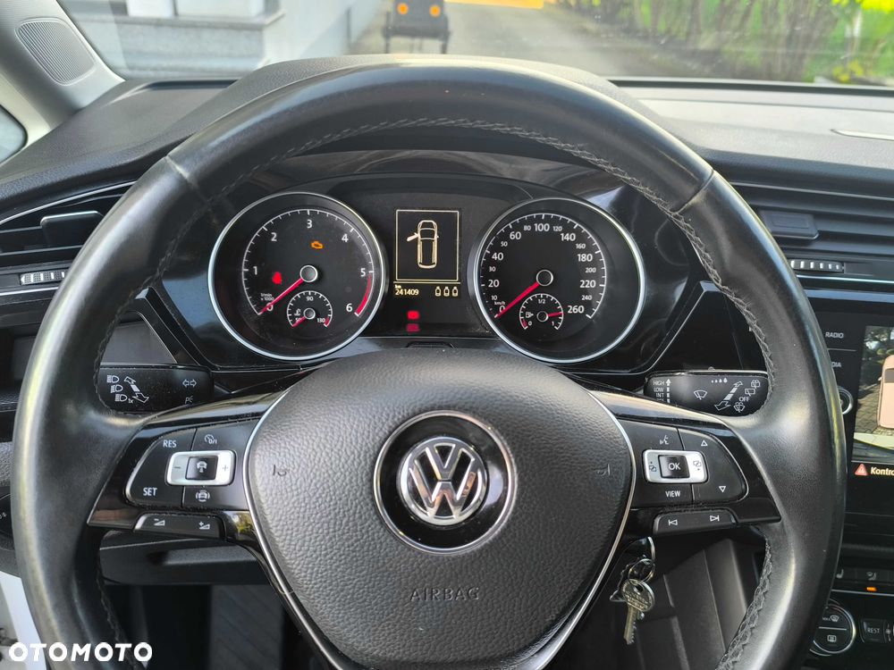 Volkswagen Touran - 6