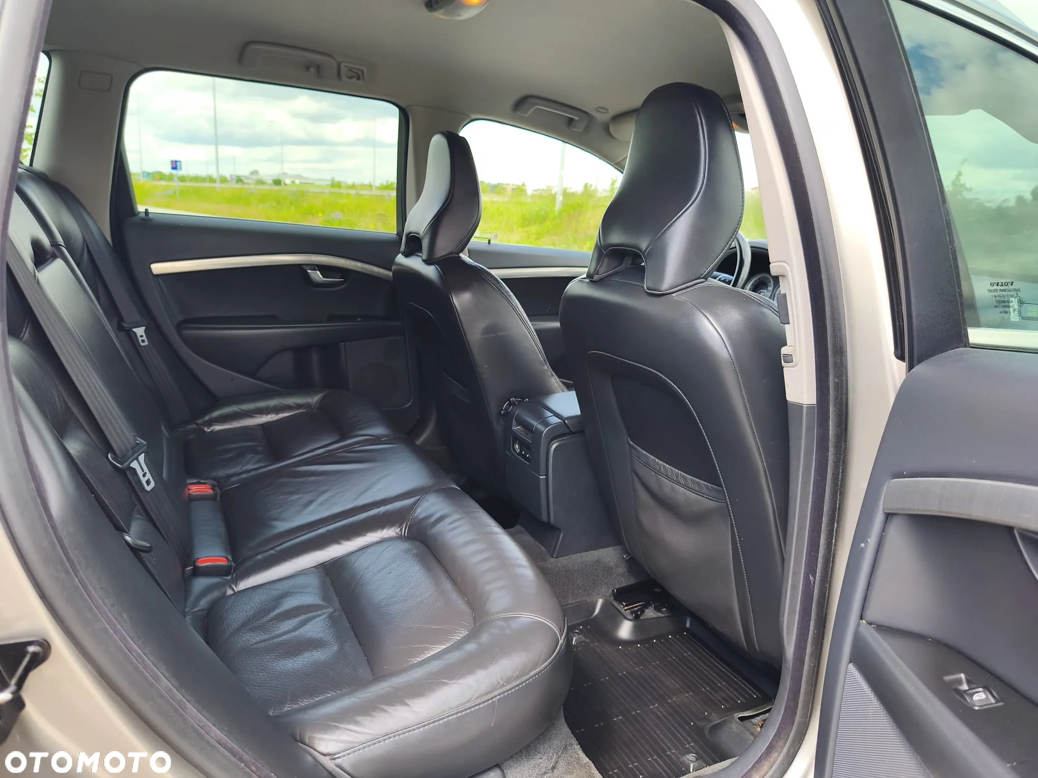 Volvo V70 2.4D Momentum - 7