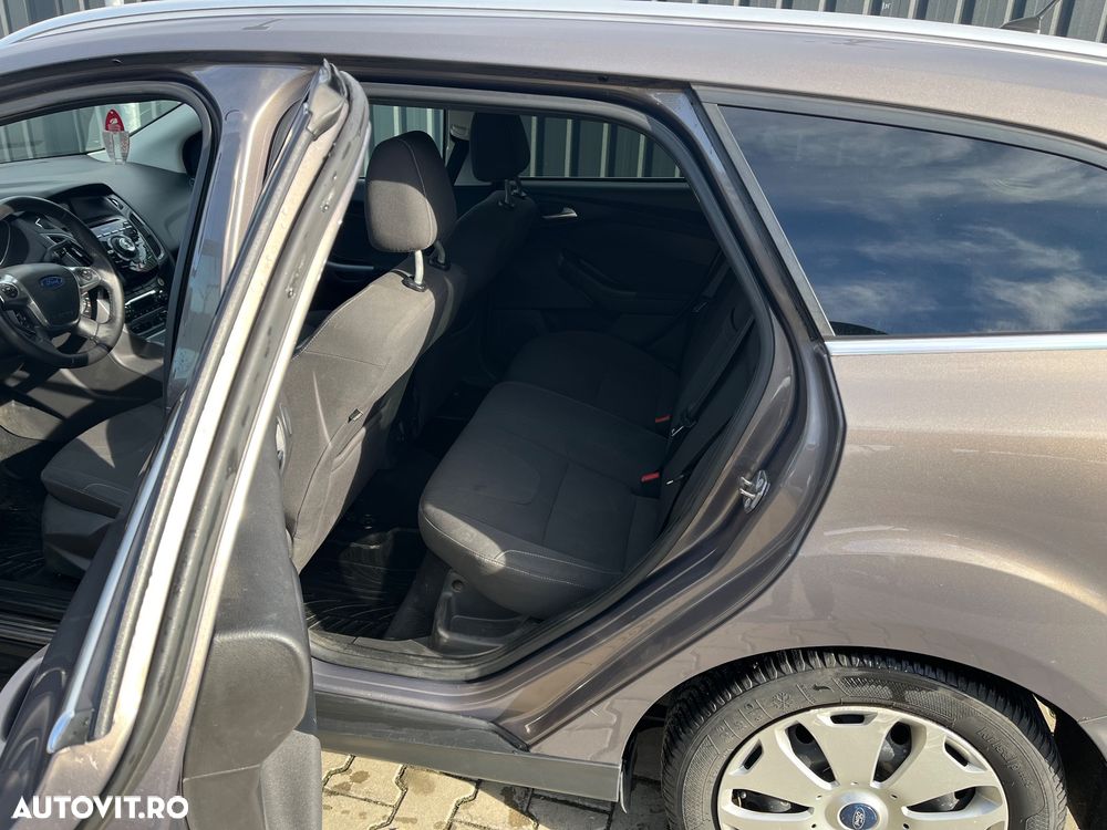 Ford Focus ver-1-6-tdci-dpf-start--stopp--system-titanium - 5