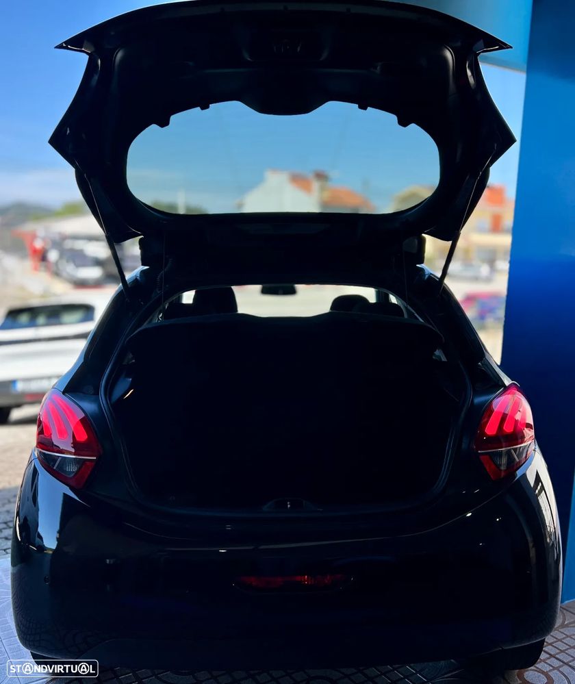 Peugeot 208 1.6 BlueHDi Style - 23