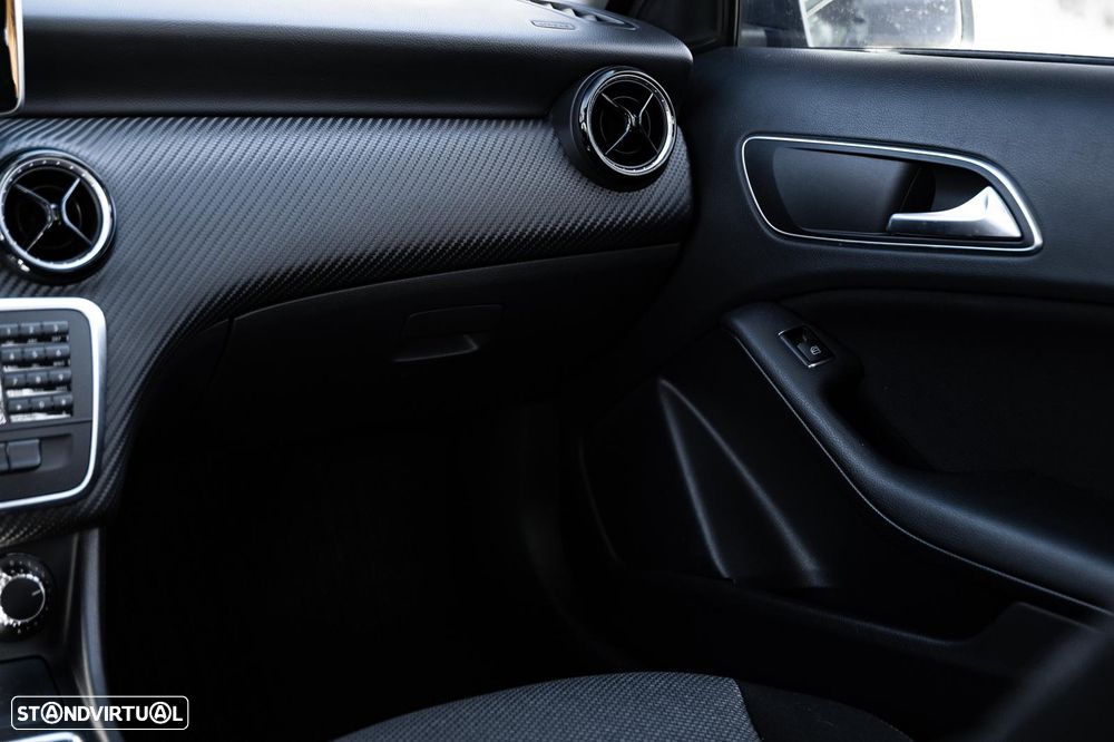 Mercedes-Benz GLA 180 CDI Urban - 19