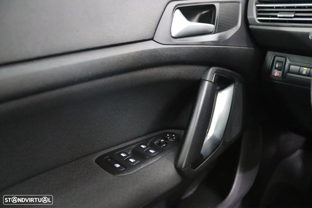 Peugeot 308 1.2 PureTech Allure — fotografia 10
