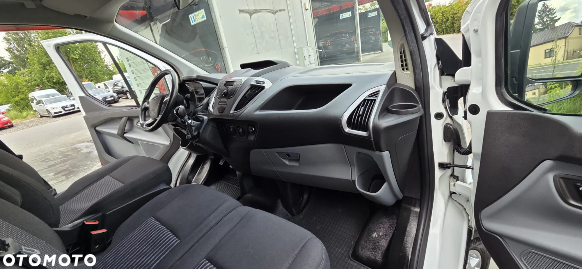 Ford TRANSIT CUSTOM - 33