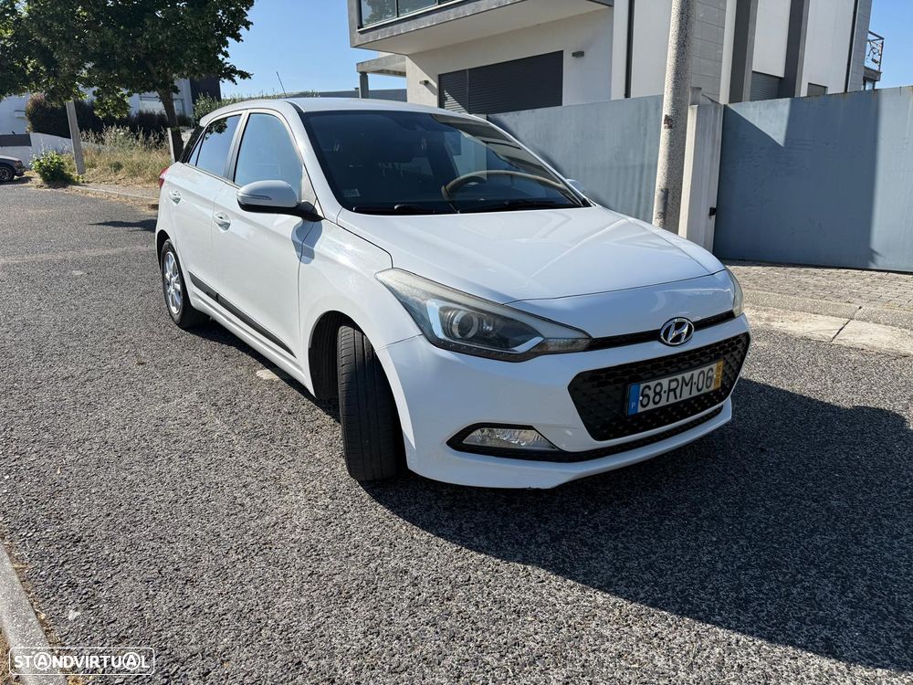 Hyundai i20 1.1 CRDi GO! - 15