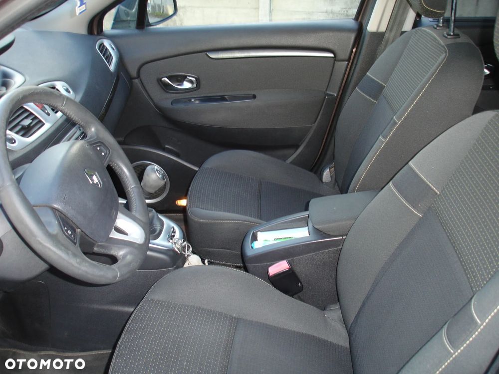 Renault Grand Scenic - 14